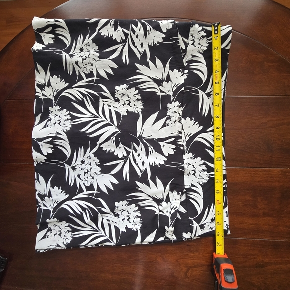 S.C. & CO. Womens Size XXL Black Floral 360 Degree Tummy Control Skort Stretch - Picture 7 of 8